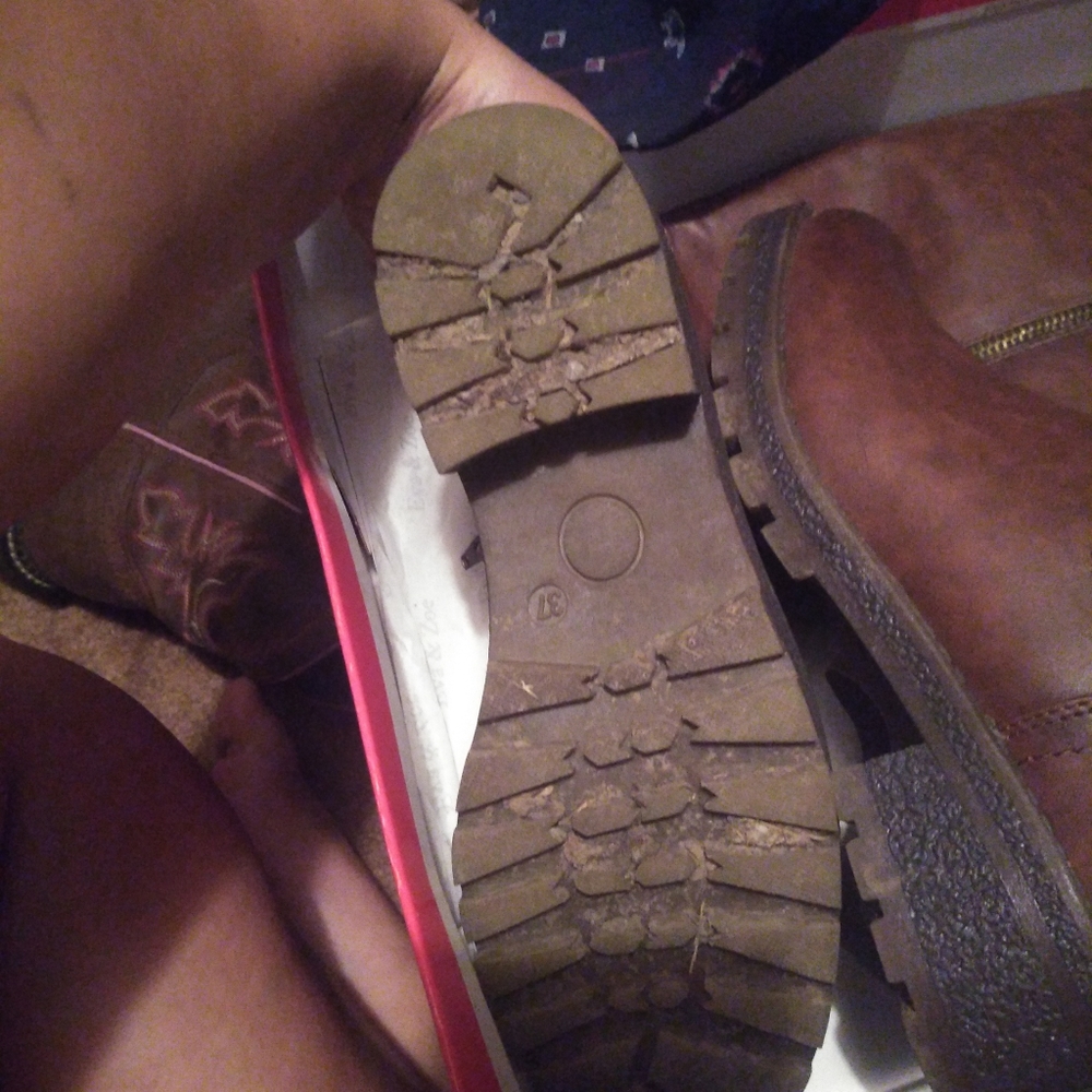 High boots - Picture 2 of 3